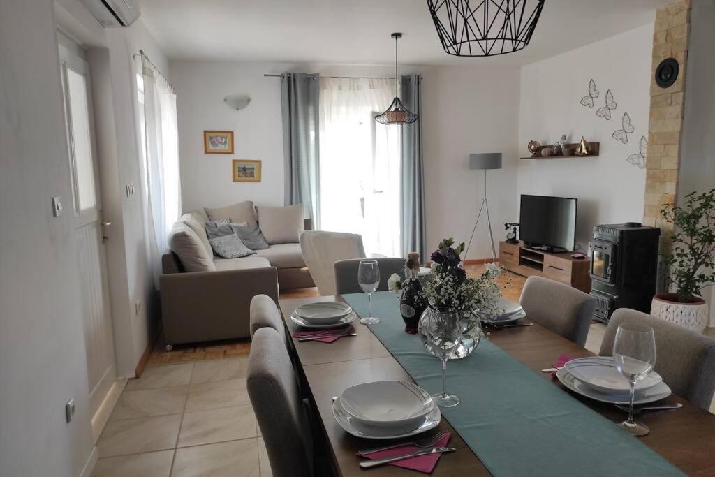 Kuca Za Odmor M&J Villa Benkovac Kültér fotó